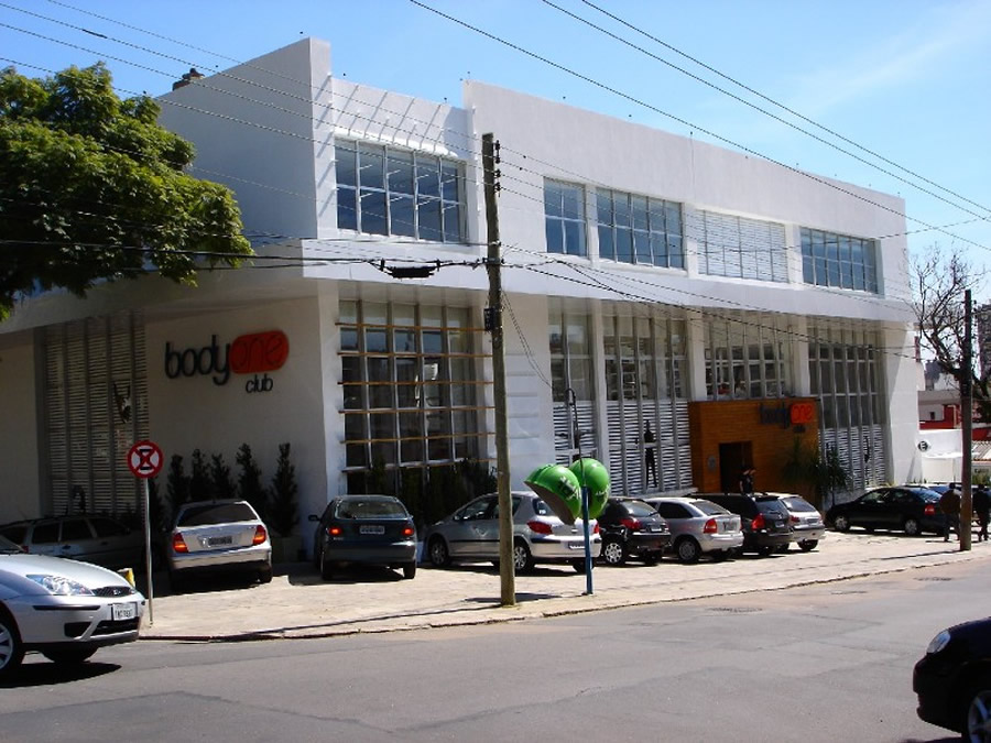BODY ONE CLUB – Rua Silva Jardim, 375.